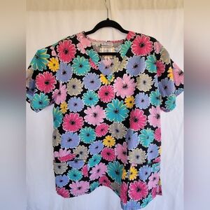 UA Scrubs Large Vibrant Floral Scrub Top with Pockets.